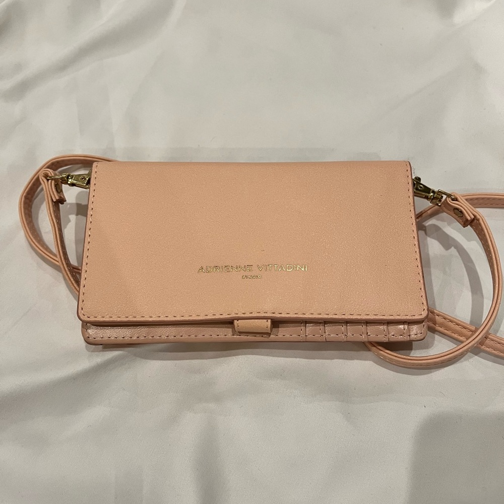 New Adrienne Vittadini Wallet On Chain